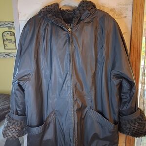 Chic Black Hooded Coat with Faux Fur Trim Warm XL